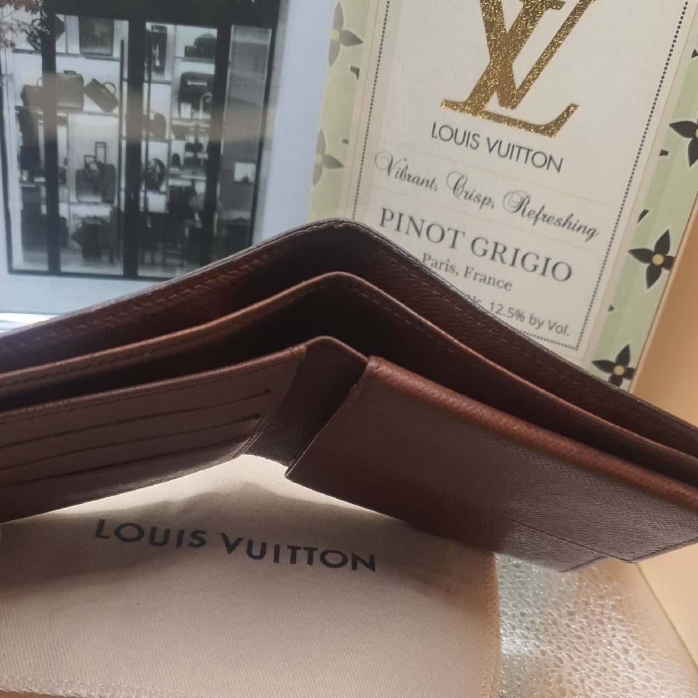 🤎Louis Vuitton Brown Men's Monogram Wallet -EUC - Picture 5 of 14